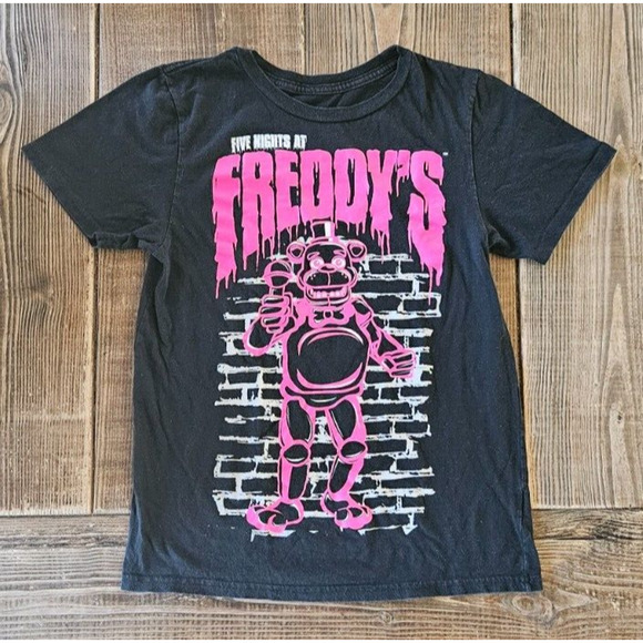 Five Nights At Freddys Boys T Shirt Large Black Freddy Against The Wall Graphic - Picture 1 of 6